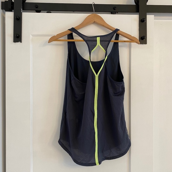 Under armour raceback workout tank - Picture 1 of 2